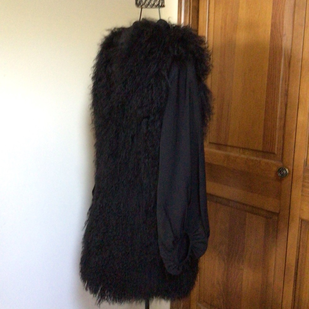 Browns of London black shearling vest, Mediun - Picture 7 of 10